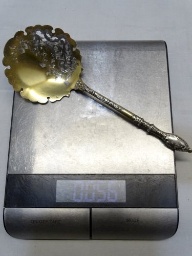 -BELLE ANCIENNE CUILLERE A FRAISES ARGENT poinçon MINERVE TITRE 2
