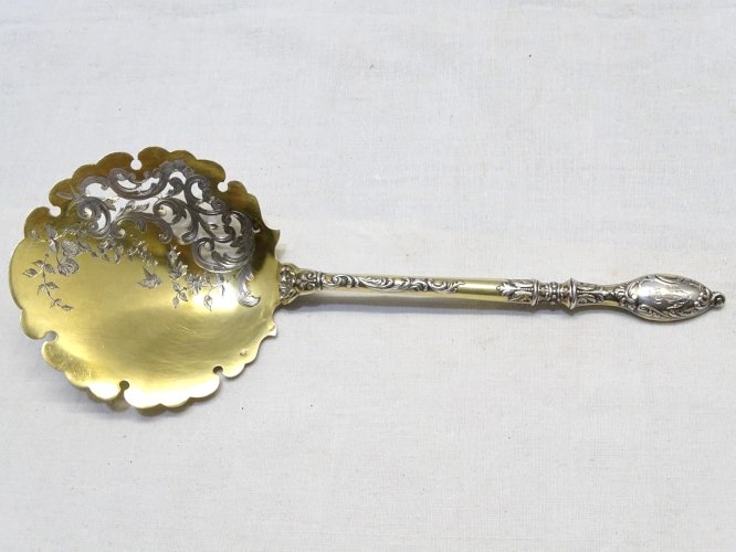 -BELLE ANCIENNE CUILLERE A FRAISES ARGENT poinçon MINERVE TITRE 2