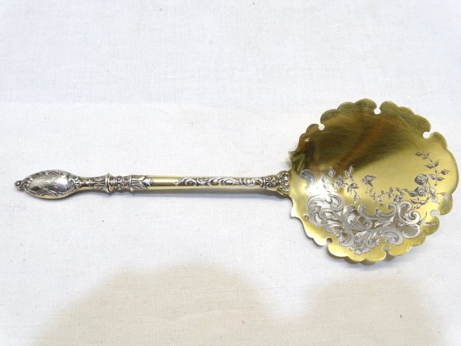 -BELLE ANCIENNE CUILLERE A FRAISES ARGENT poinçon MINERVE TITRE 2