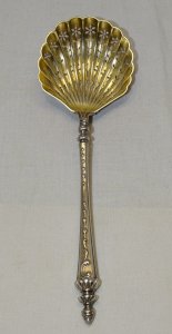 -BELLE ANCIENNE CUILLERE A SAUPOUDRER ARGENT poinçon Tête Sanglier 800e   D
