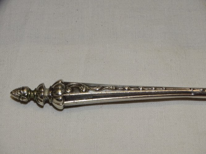 -BELLE ANCIENNE CUILLERE A SAUPOUDRER ARGENT poinçon Tête Sanglier 800e   D
