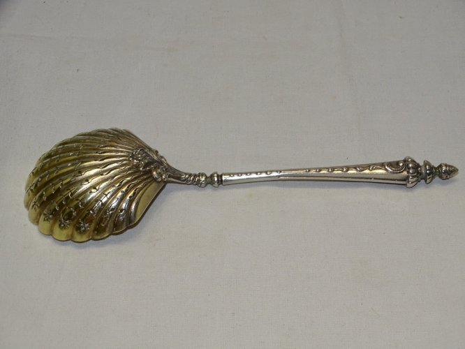 -BELLE ANCIENNE CUILLERE A SAUPOUDRER ARGENT poinçon Tête Sanglier 800e   D