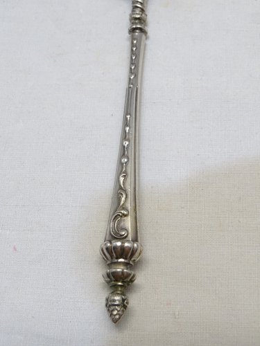 -BELLE ANCIENNE CUILLERE A SAUPOUDRER ARGENT poinçon Tête Sanglier 800e   D