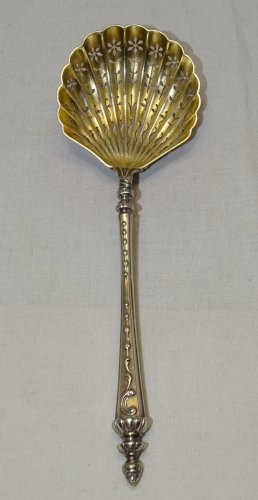 -BELLE ANCIENNE CUILLERE A SAUPOUDRER ARGENT poinçon Tête Sanglier 800e   D