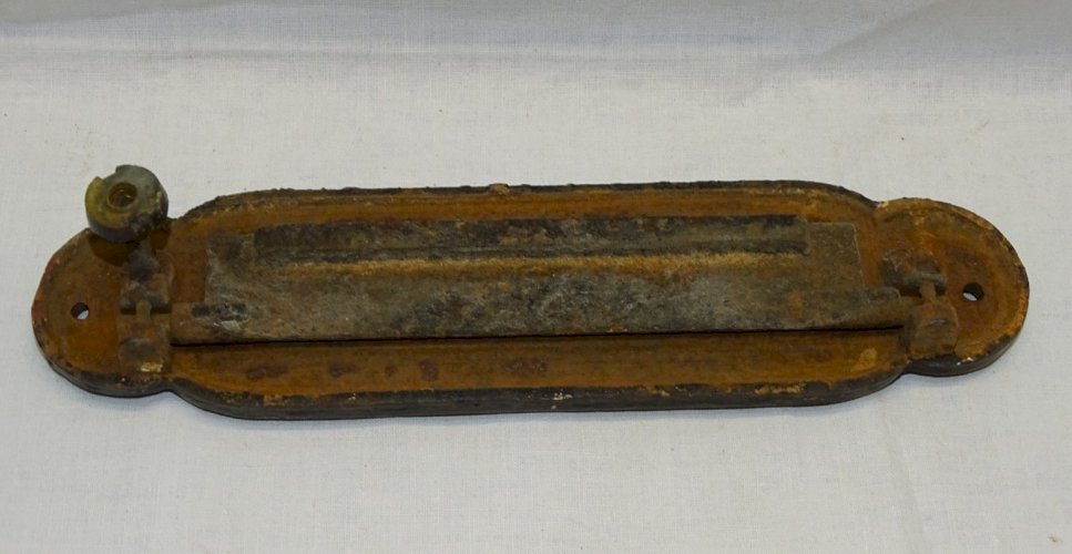 -BELLE ANCIENNE ENTREE BOITE AUX LETTRES EN FONTE DECO PORTE D'ENTREE    D