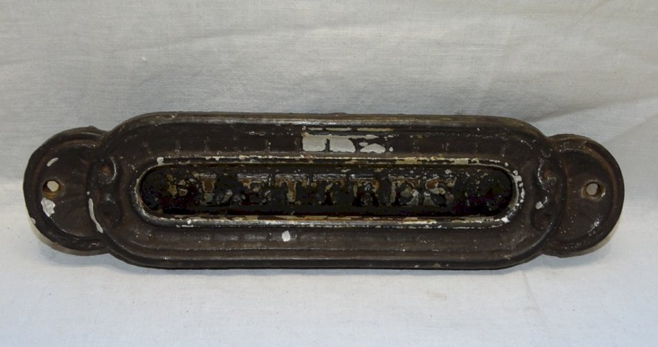 -BELLE ANCIENNE ENTREE BOITE AUX LETTRES EN FONTE DECO PORTE D'ENTREE    D