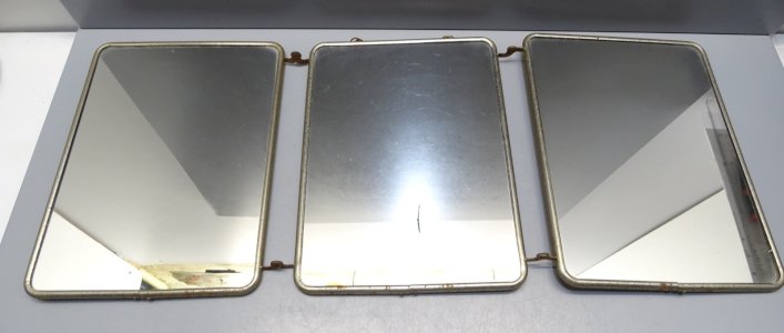 -BEAUTIFUL OLD TRIPTYCH MIRROR by BARBIER 3 MIRRORS RED BACKGROUND DISPLAY DECORATION D