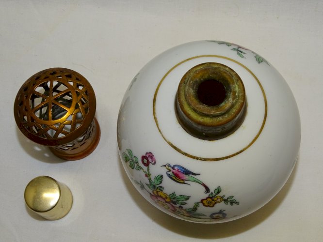 -BELLE ANCIENNE LAMPE BERGER LIMOGES CHARLES AHRENFELDT JOLI BOUCHON    D