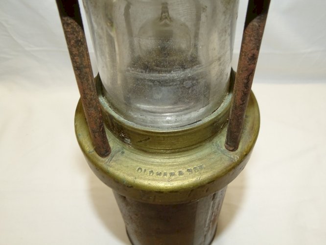 -BELLE ANCIENNE LAMPE DE SECURITE ou de MARINE ou de MINEUR OLDHAM & sons    D