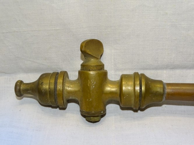 - BELLE ANCIENNE LANCE A INCENDIE POMPIERS CUIVRE et LAITON  COLLECTION    D
