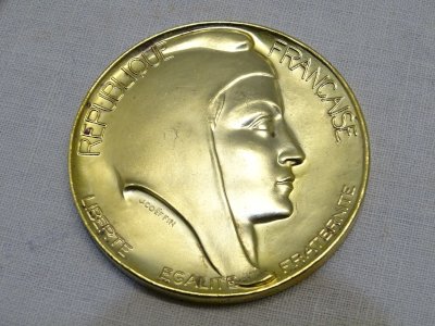 -BELLE ANCIENNE MEDAILLE ENCOURAGEMENT AU PROGRES MARIANNE J COEFFIN ATTRIBUEE