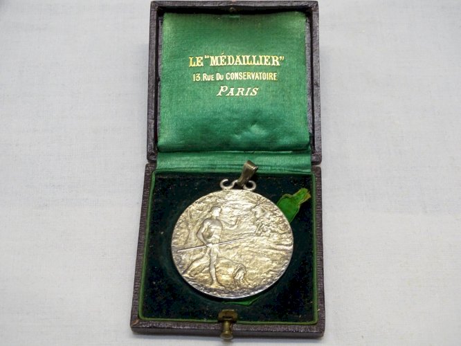 -BELLE ANCIENNE MEDAILLE PENDENTIF ARGENT MASSIF CONCOURS EXPO CANINE 1895