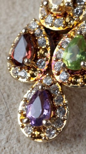 Belle ancienne paire de boucles d'oreille, en métal doré