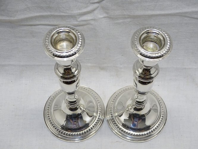 -BELLE ANCIENNE PAIRE de BOUGEOIRS  ARGENT Fourré STERLING  déco TABLE