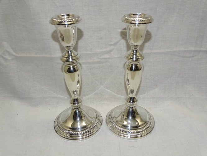 -BELLE ANCIENNE PAIRE de BOUGEOIRS  ARGENT Fourré STERLING  déco TABLE