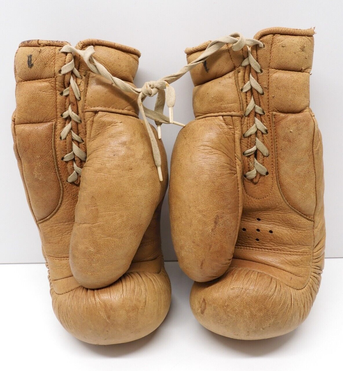 Petite Paire De Gants De Boxe Anciens – Vintage, Style Rétro, Décoration