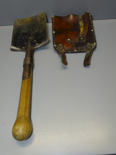 -BELLE ANCIENNE PELLE MILITAIRE SUISSE & SON ETUI CUIR KUFFER KOPPINGEN 40   D