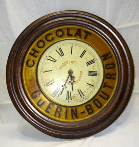 -BELLE ANCIENNE PENDULE PUBLICITE CHOCOLAT GUERIN BOUTRON TÔLE PEINTE PUB   D