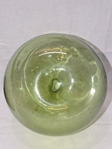 -BELLE ANCIENNE PETITE DAME JEANNE VERRE SOUFFLE VERT PÂLE COLLECTION DECO    D