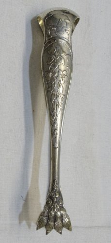 -BELLE ANCIENNE PINCE A SUCRE METAL ARGENTE PATTES DE LION décor Floral    D