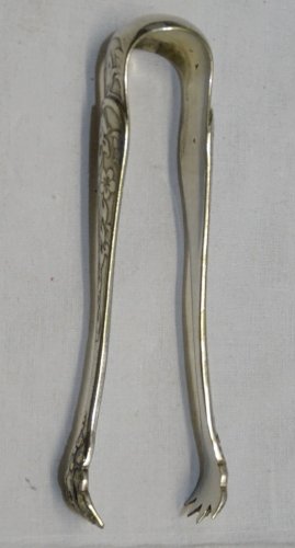 -BELLE ANCIENNE PINCE A SUCRE METAL ARGENTE PATTES DE LION décor Floral    D