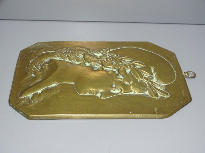 -BELLE ANCIENNE PLAQUE BRONZE PROFIL de MARIANNE à accrocher COLLECTION déco   D
