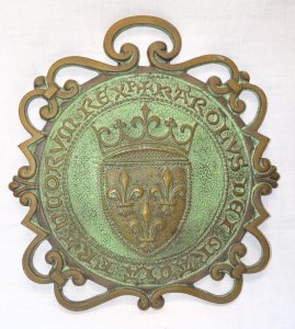 -BELLE ANCIENNE PLAQUE DECORATIVE MAX LE VERRIER en BRONZE ECU D'OR CHARLES VI D