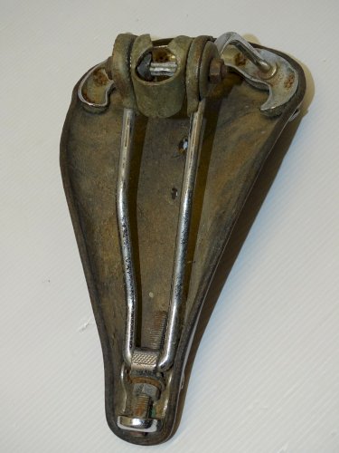 -BELLE ANCIENNE SELLE DE VELO CUIR IDEALE VINTAGE COLLECTION SPORT CYCLISME