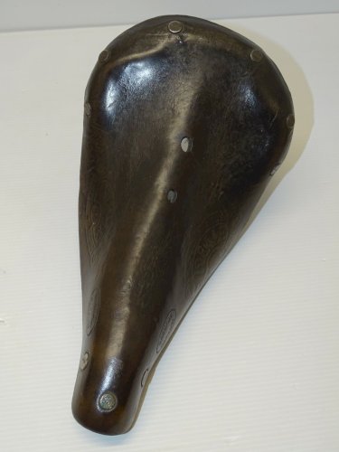 -BELLE ANCIENNE SELLE DE VELO CUIR IDEALE VINTAGE COLLECTION SPORT CYCLISME