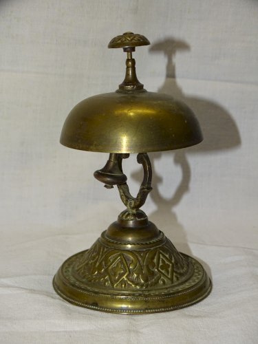 -BELLE ANCIENNE SONNETTE DE TABLE de COMPTOIR D'HÔTEL BRONZE  COLLECTION     D