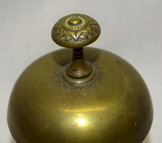 -BELLE ANCIENNE SONNETTE DE TABLE de COMPTOIR D'HÔTEL BRONZE  COLLECTION     D