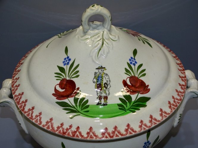 -BELLE ANCIENNE SOUPIERE CERAMIQUE CERANORD ST AMAND DECO TABLE VITRINE    D