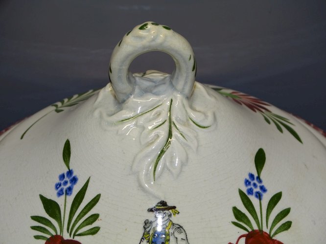 -BELLE ANCIENNE SOUPIERE CERAMIQUE CERANORD ST AMAND DECO TABLE VITRINE    D