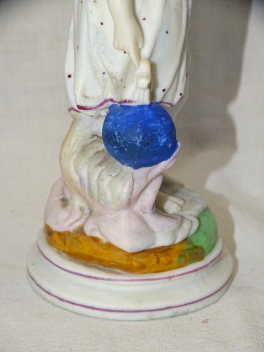 -BELLE ANCIENNE  STATUETTE BISCUIT PEINT ENFANT JESUS  RELIGION COLLECTION    D