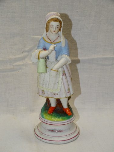 -BELLE ANCIENNE  STATUETTE BISCUIT PEINT JEUNE FERMIERE AU POT A LAIT     D