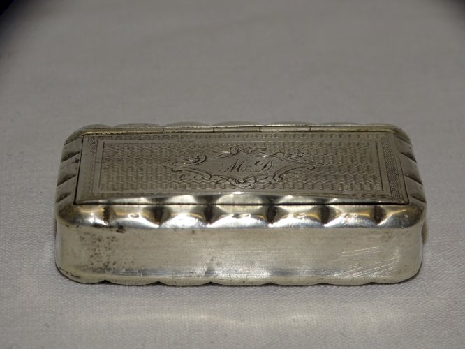 -BELLE ANCIENNE TABATIERE PYROGENE EN ARGENT Poinçon MINERVE Cartouche MD   D