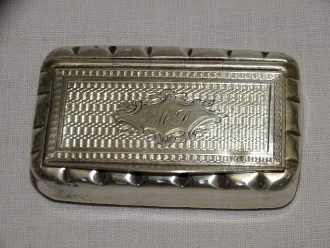-BELLE ANCIENNE TABATIERE PYROGENE EN ARGENT Poinçon MINERVE Cartouche MD   D