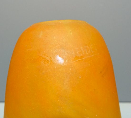 -BELLE ANCIENNE TULIPE PATE de VERRE signée SCHNEIDER ORANGE et BLANC   D
