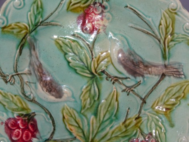 -BELLE ASSIETTE BARBOTINE 2 OISEAUX SUR BRANCHES ARBRES FRUITIERS début XXe   D