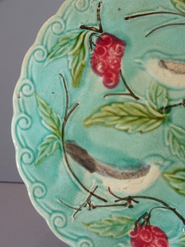 -BELLE ASSIETTE BARBOTINE 2 OISEAUX SUR BRANCHES ARBRES FRUITIERS début XXe   D