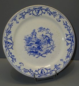 - BEAUTIFUL CERAMIC PLATE GIEN WITH MARK from 1860 WILD BOAR HUNT D