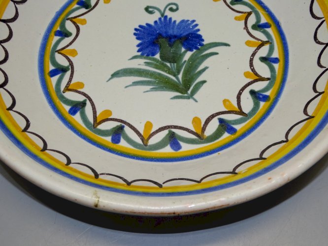 -BELLE ASSIETTE CERAMIQUE XIX/XXe UNE FLEUR BLEUE AU CENTRE COLLECTION DECO  D