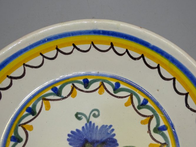 -BELLE ASSIETTE CERAMIQUE XIX/XXe UNE FLEUR BLEUE AU CENTRE COLLECTION DECO  D