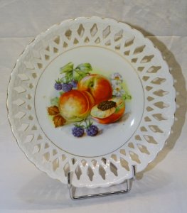 - BEAUTIFUL DECORATIVE PLATE PORCELAIN WITH OPENWORK EDGE 20th CENTURY DECOR COLLECTION D