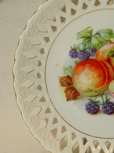 -BELLE ASSIETTE DECORATIVE PORCELAINE AILE AJOUREE COLLECTION DECO XXe   D