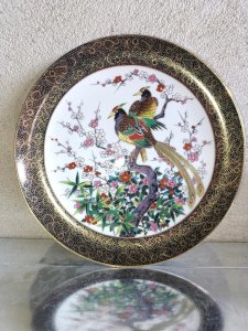 belle assiette en porcelaine asiatique decor floral et doiseaux en bon etat