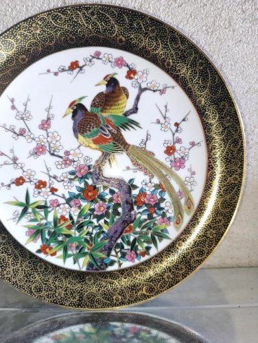 belle assiette en porcelaine asiatique decor floral et doiseaux en bon etat