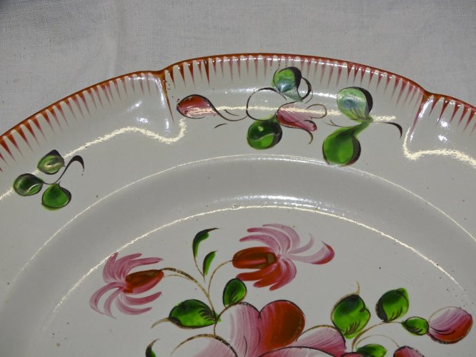 -BELLE ASSIETTE FAÏENCE DU NORD LUNEVILLE ou AUTRE  COLLECTION déco Vitrine   D