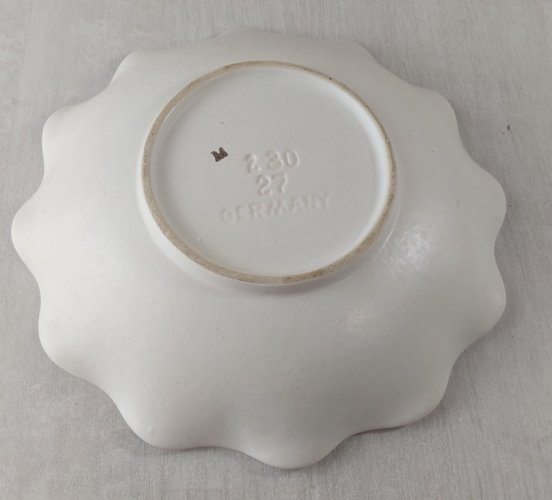 Belle assiette / plat / coupe, en céramique, Germany 230 27, vintage ^