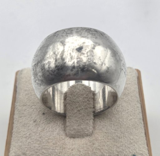 Belle bague bombée en argent massif ^